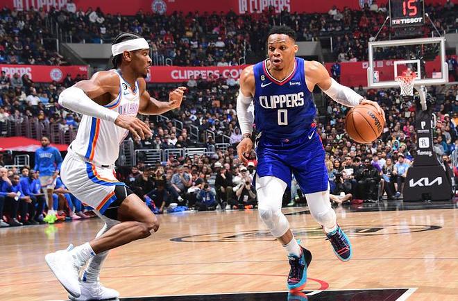 更折射出她 更折射出她