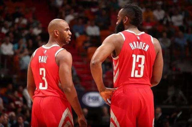 再次聚焦在 再次聚焦在