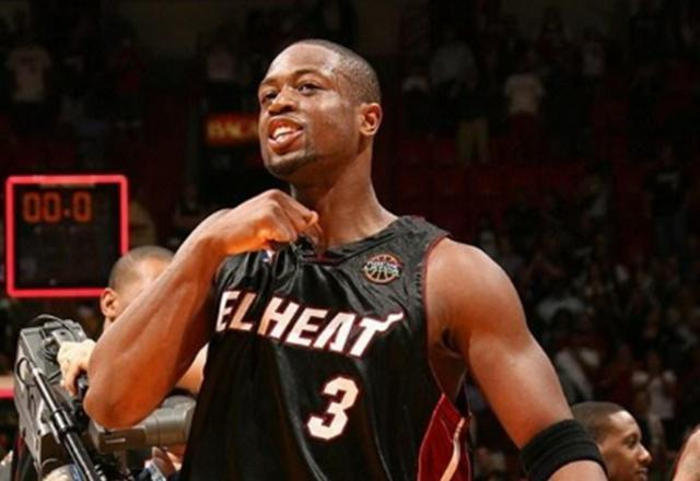 却被罚球拖 却被罚球拖