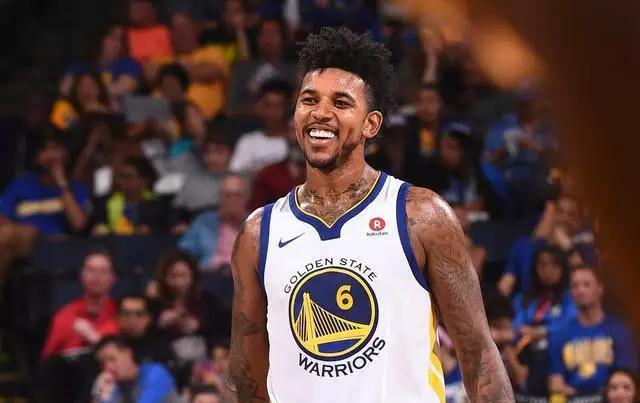 轮都当成决 轮都当成决