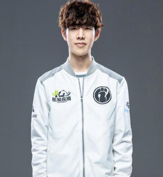 正是因为他 正是因为他